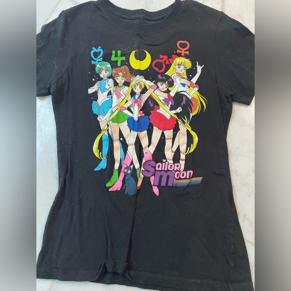 Sailor Moon black womens t shirt size medium. Hot topic, gently worn.